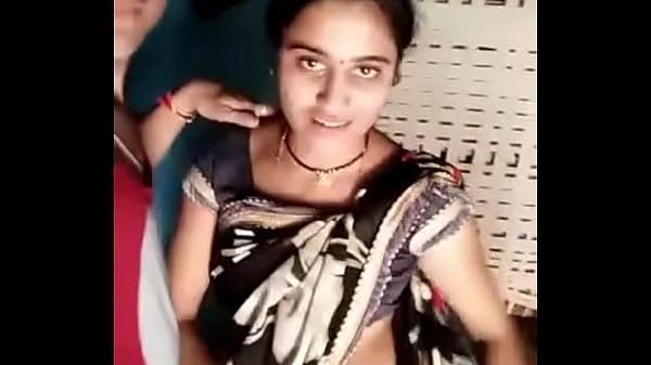 Hot desi girl saree remove and big boobs sucking - Indianpornxtube