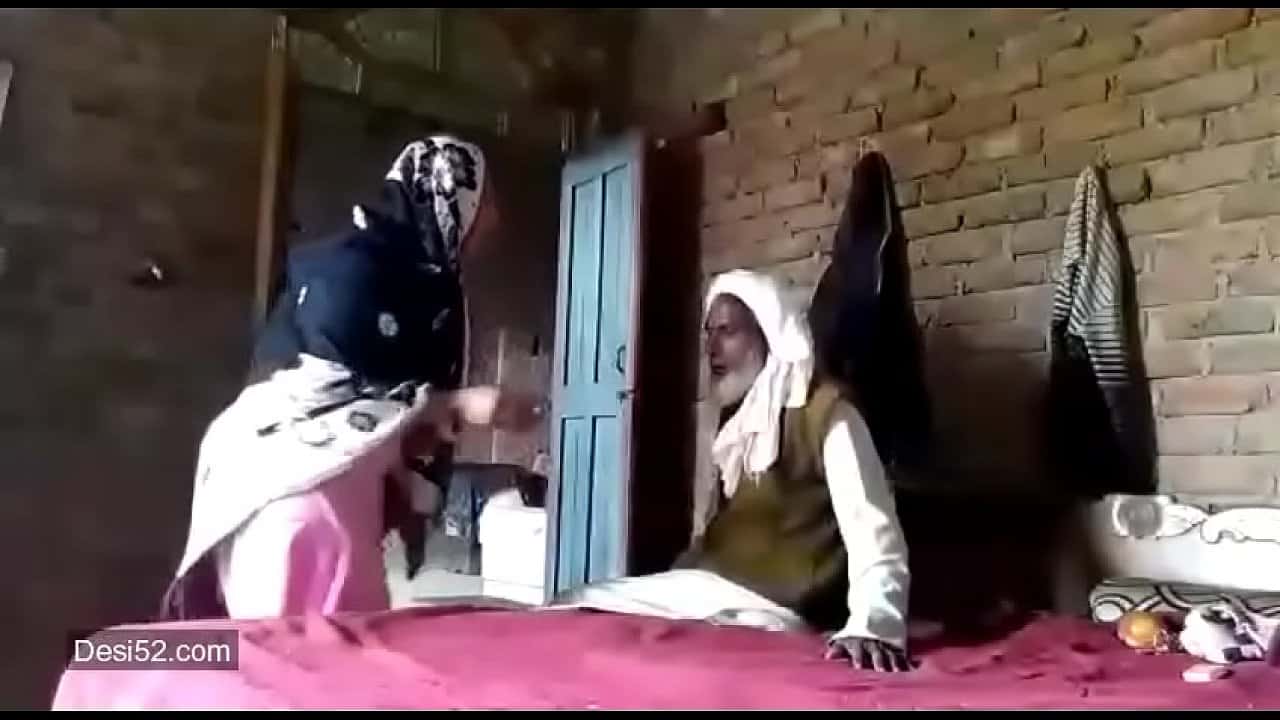 Hot pakistani karachi girl quick fuck with uncle